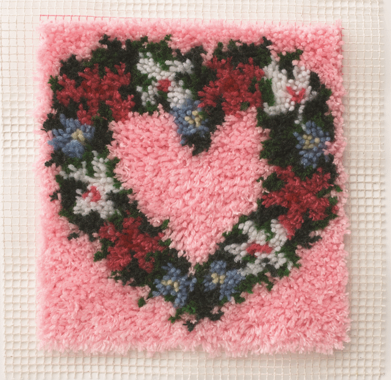 Wonderart Heart Wreath Latch Hook Rug Kit 12" x 12"
